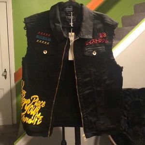 Black Sleeveless Denim Jacket, XL, NWT.